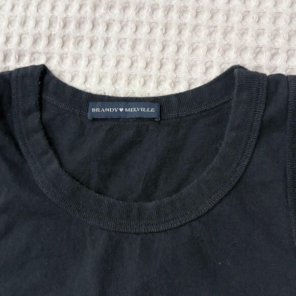 Brandy Melville Graphic Cropped Tank - Picture 3 of 4